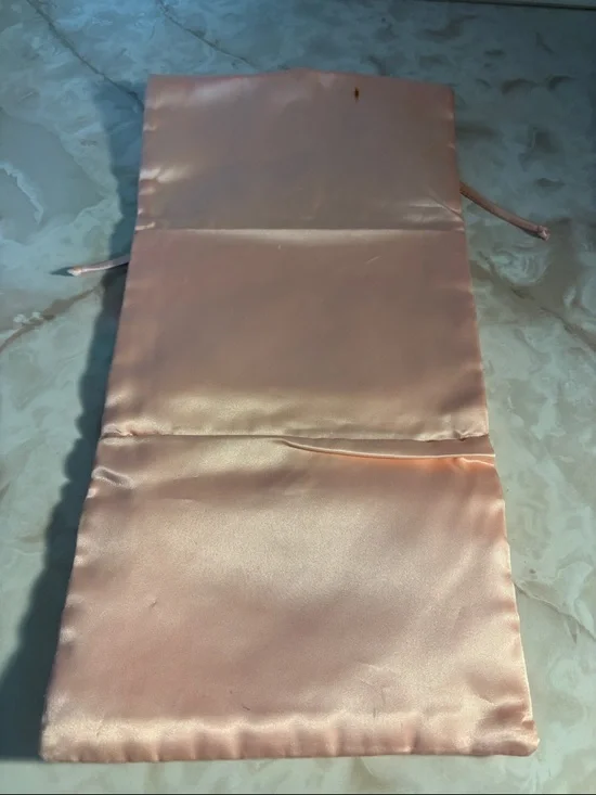 Dior pink silk jewelry bag with a beautiful pattern of 🍁 and flowers - Picture 3 of 8